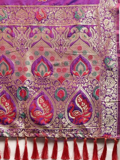 Buy Silk Blend Woven Design Kanjeevaram Saree | Vastranand