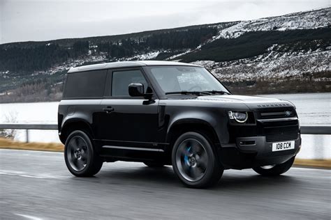 Thanks to a V8, the 2022 Defender Is the Fastest, Most Powerful Yet ...
