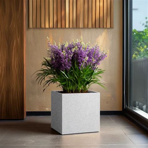 Yuccabe Italia - Manufacturer of Garden Planters & Small Flower Pots ...
