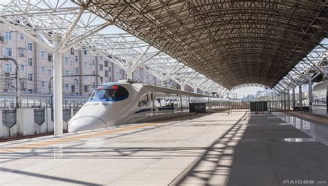 中国高铁里程世界第一，那么高铁运行一小时，需要耗费多少度电_电量