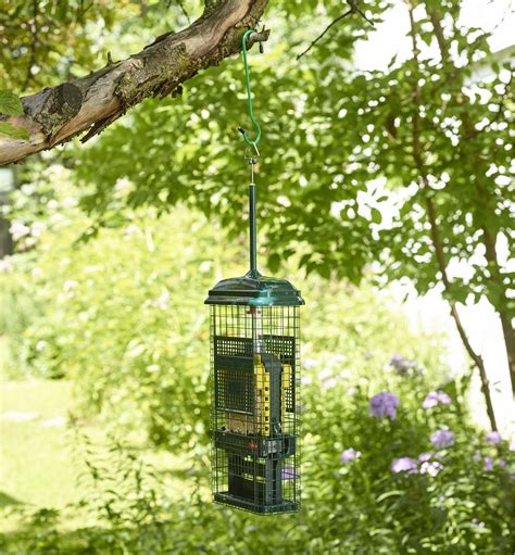 Squirrel Buster Standard Bird Feeder - Lee Valley Tools