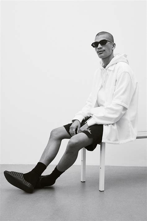 Regular Fit Mesh shorts - Black - Men | H&M IN