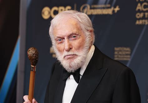 Dick Van Dyke Says Neighbors Saved His Life After He Tried to 'Crawl ...