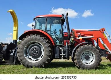 Tractor Side View 的图像结果