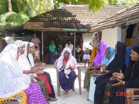 Lucknavi Local People 的图像结果