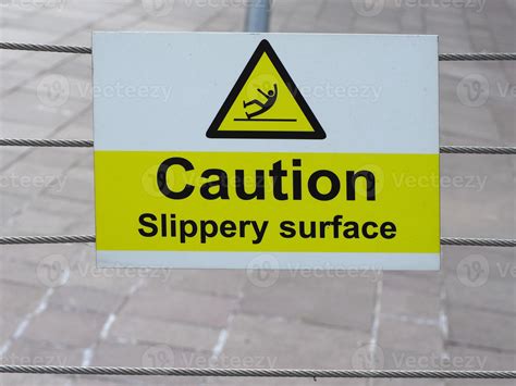 Caution slippery surface sign 3587662 Stock Photo at Vecteezy