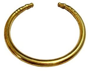 Chandrika Pearls Brass Kada Price in India - Buy Chandrika Pearls Brass ...