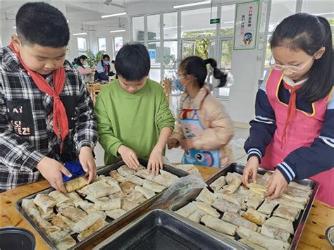 “家庭作业学做菜”让小学生爱学习，懂生活_淮南市大通区人民政府