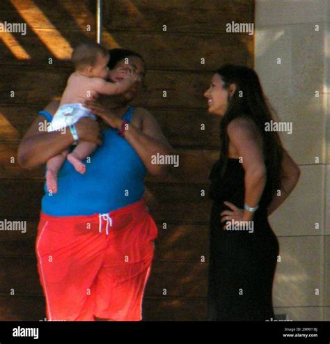 - Exclusive!! Actor Matt Damon takes his family on vacation for ...