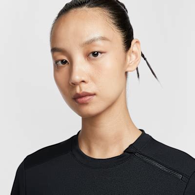 Nike Academy Women's Dri-FIT Crew-Neck Long-Sleeve Football Top. Nike IN