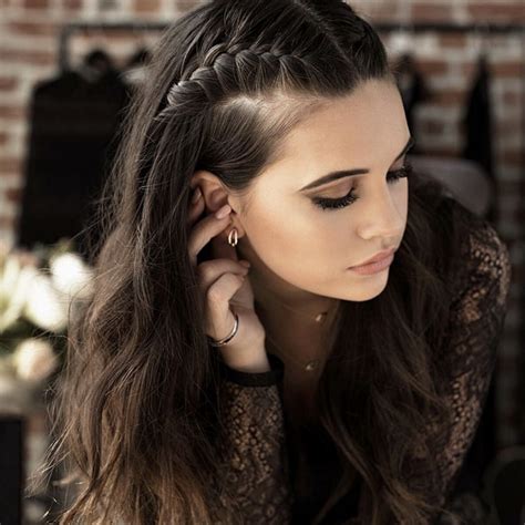 5 Simple Hairstyle Ideas And Tricks Using Clip in Hair Extensions