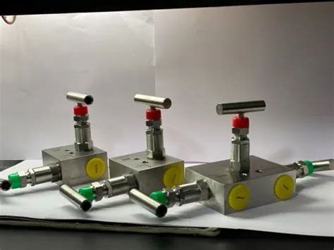 Manifold Valves - 3 Way Manifold Valves Trader - Retailer from Mumbai