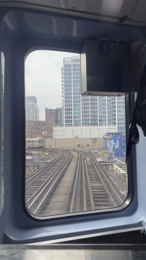 Chicago CTA Purple Line towards the Loop 20240426 : r/cta