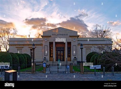 Carnegie Library 的图像结果