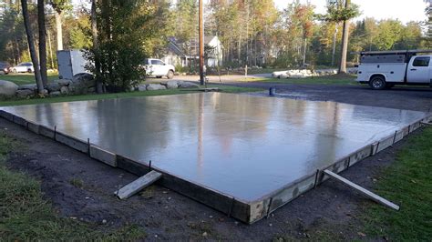 How to form and pour a concrete slab
