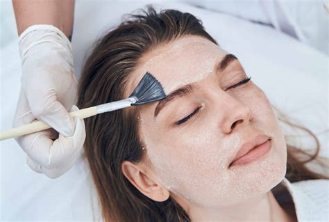 Peeling visage : les tarifs | Dr Tribout | Dermatologie esthétique | Amiens