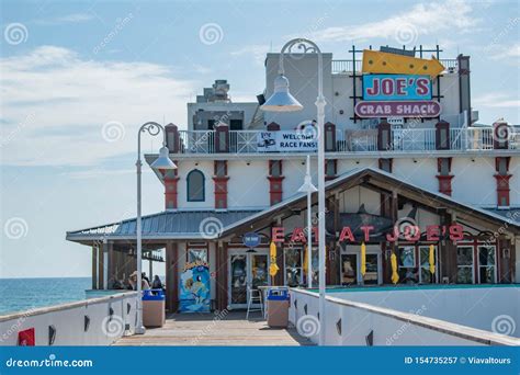 Joes Crab Shack Restaurant at Daytona Beach Main Street Pier Editorial ...