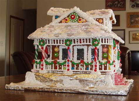 Creative use of candy and colors on this Victorian Gingerbread House ...