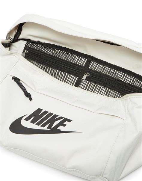 Black And White Nike Fanny Pack | semashow.com