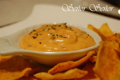 Salsa de queso cheedar para nachos | Receta de Sergio
