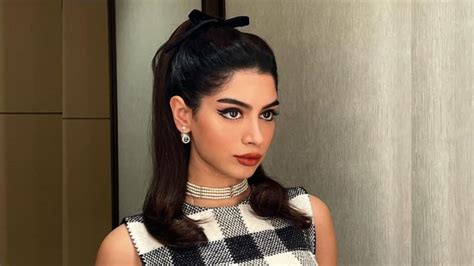 Trendsetting Tresses: Your Ultimate Guide To Healthy, Luxurious Locks ...