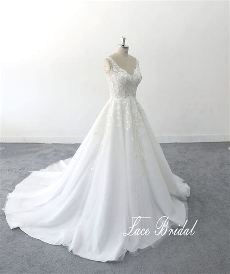 Ivory Lace A-line Wedding Dress, Delicate Full Length Bridal Gown - Etsy