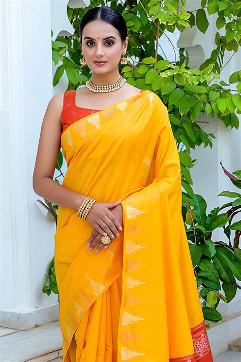 Buy Yellow Silk Blend Saree With Blouse Piece online-Karagiri