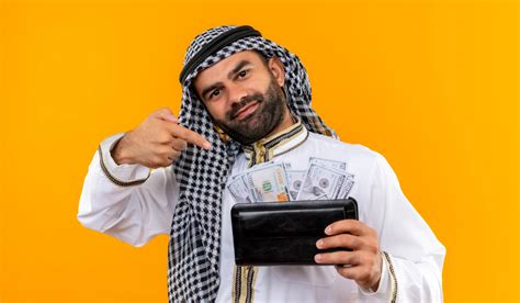 Average Salary in Dubai per Month, UAE - Flowace.ai