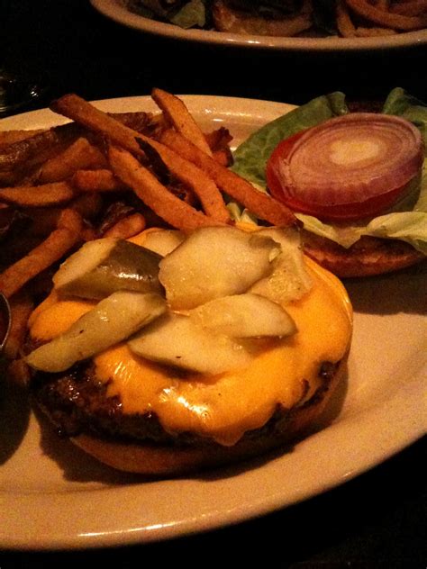 Bill Cianci's (Mostly) Burger Reviews: Taphouse Grille, Wayne NJ