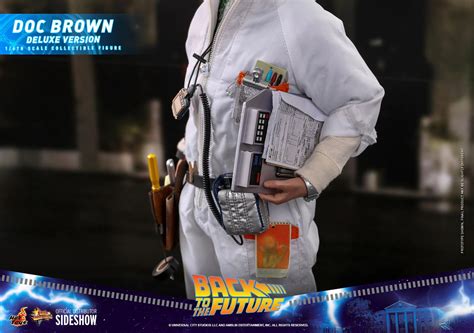 DOC BROWN Sixth Scale Figure By Hot Toys
