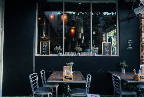 Restaurant Front View 的图像结果