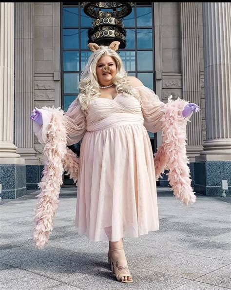 Miss Piggy Costume Plus Size