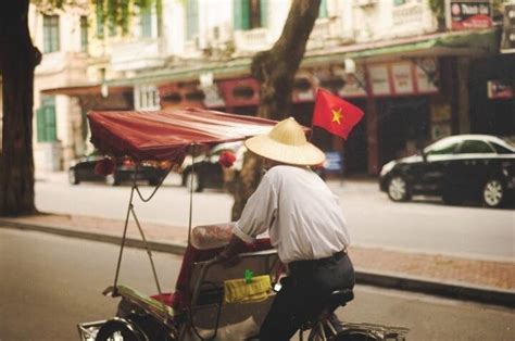 她们温柔贤惠, 骑摩托车带领外国人环游越南全国各地|越南|摩托车|河内_新浪新闻