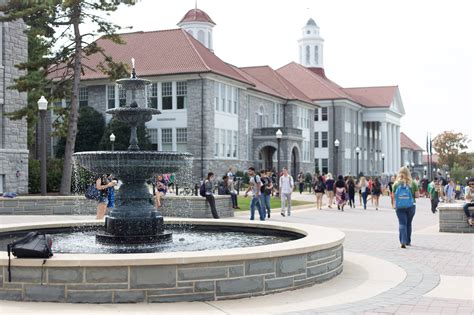 James Madison University : Admission, Ranking, Acceptance Rate, Courses ...