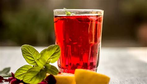 8 Reasons Why Rooh Afza is Good for Health During Summer - lifeberrys.com