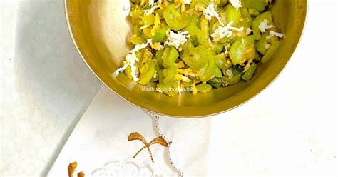 Jhinge Ghonto Recipe by Madhumita Bishnu - Cookpad