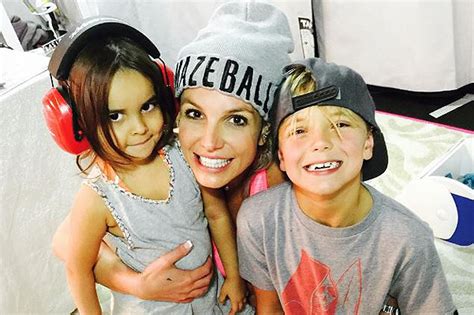 Britney Spears showed new pictures and videos with his son - news-4y