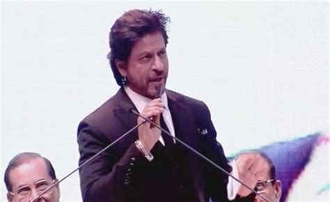 इंस्टाग्राम पर 33 मिलियन फॉलोअर्स वाले शाहरुख खान सिर्फ 6 लोगों को करते ...