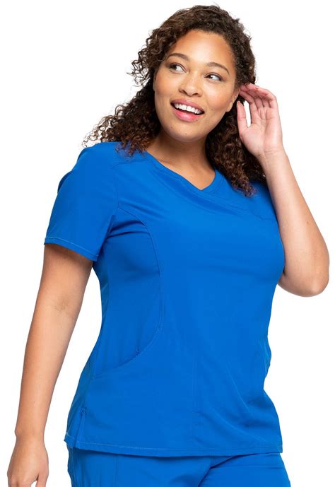 Best Scrubs for Plus Size | Scrubs IQ