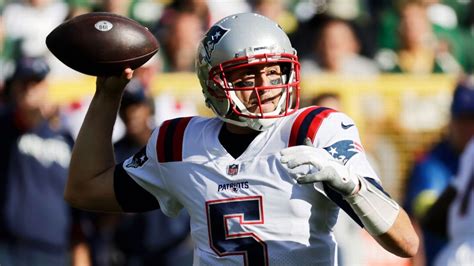 Las Vegas Raiders sign QB Brian Hoyer to two-year deal - ESPN