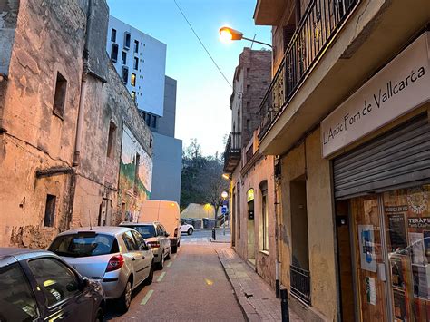 Calle de la Farigola: Descubre los negocios y servicios e...