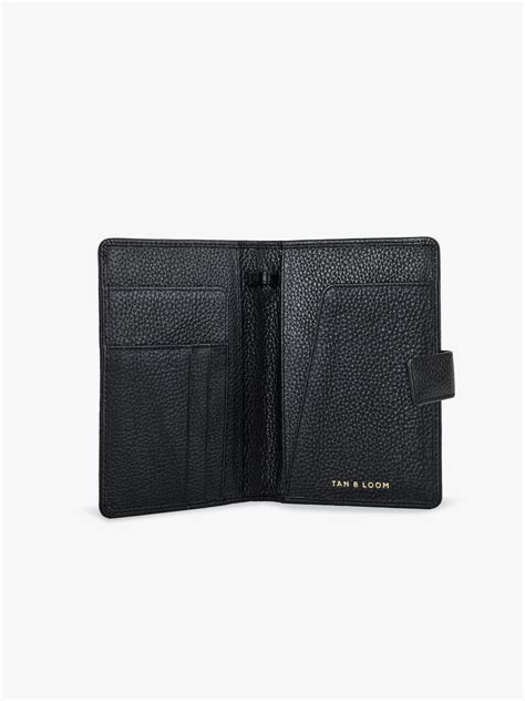 Buy Jetsetter Passport Case for women in India (Black) | Tan & Loom