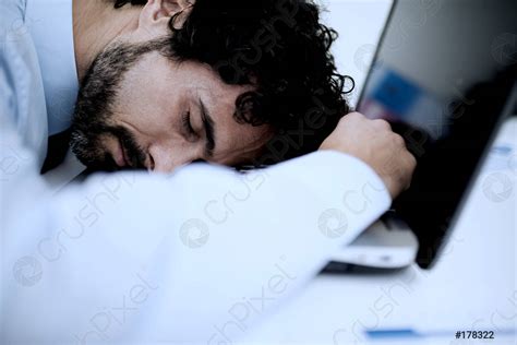 Computer Sleeping 的图像结果