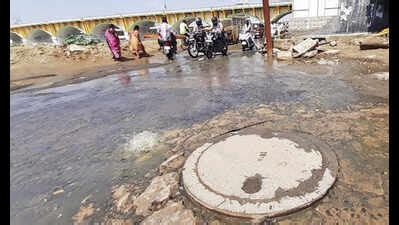 Overflowing sewage plagues Madurai city | Madurai News - Times of India