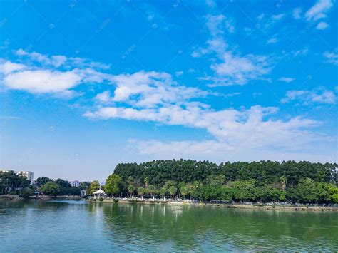 长江小三峡宽阔的江面碧蓝的江水高清图片下载_红动中国