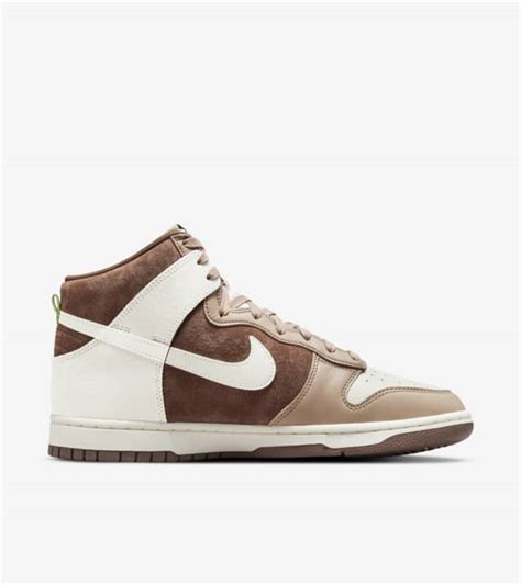 Dunk High 'Light Chocolate' Release Date. Nike SNKRS IN