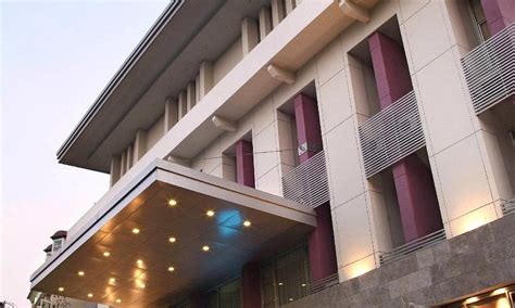 SERELA RIAU BANDUNG - Hotel Reviews, Photos, Rate Comparison - Tripadvisor