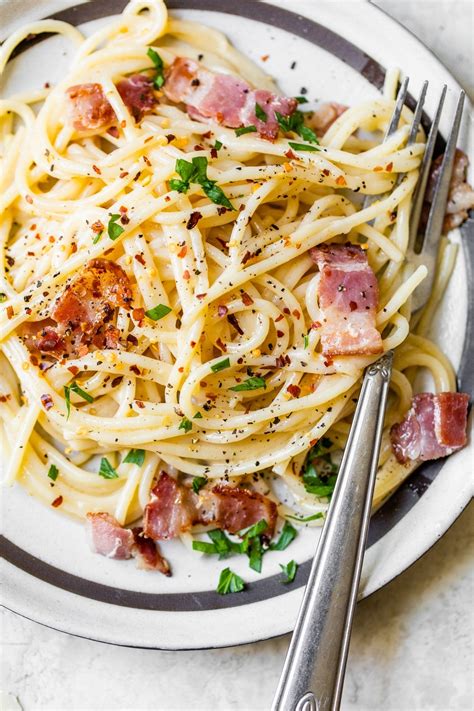 Garlic Bacon Pasta - The Almond Eater