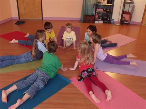 Child Yoga Challenge 的图像结果