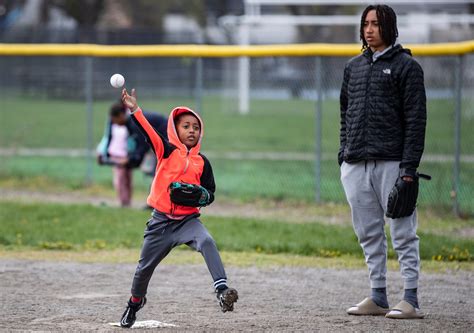 Baseball Kids 的图像结果